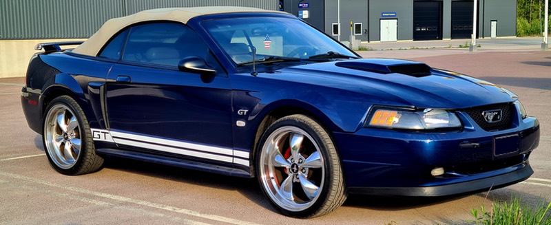 Ford Mustang Convertible with 70 percent removable Soyafilm